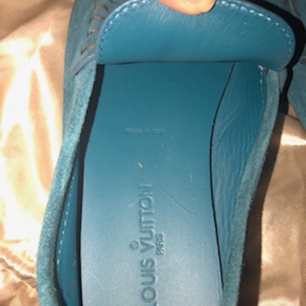 Men Louis Vuitton size 9 shoes